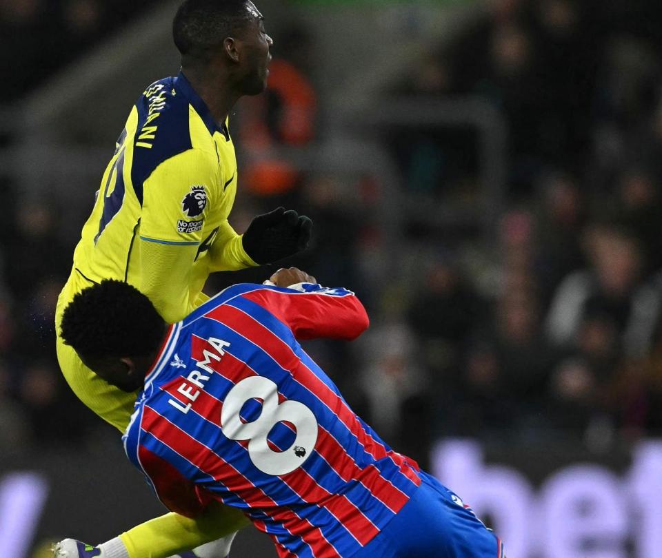 Jefferson Lerma, baja en Crystal Palace por una conmoción cerebral