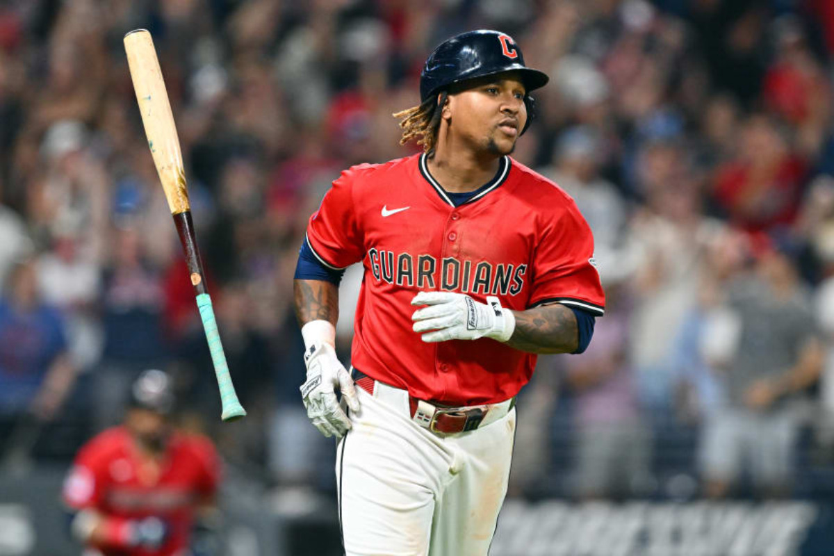 José ramírez firma nueva extensión millonaria con los guardianes