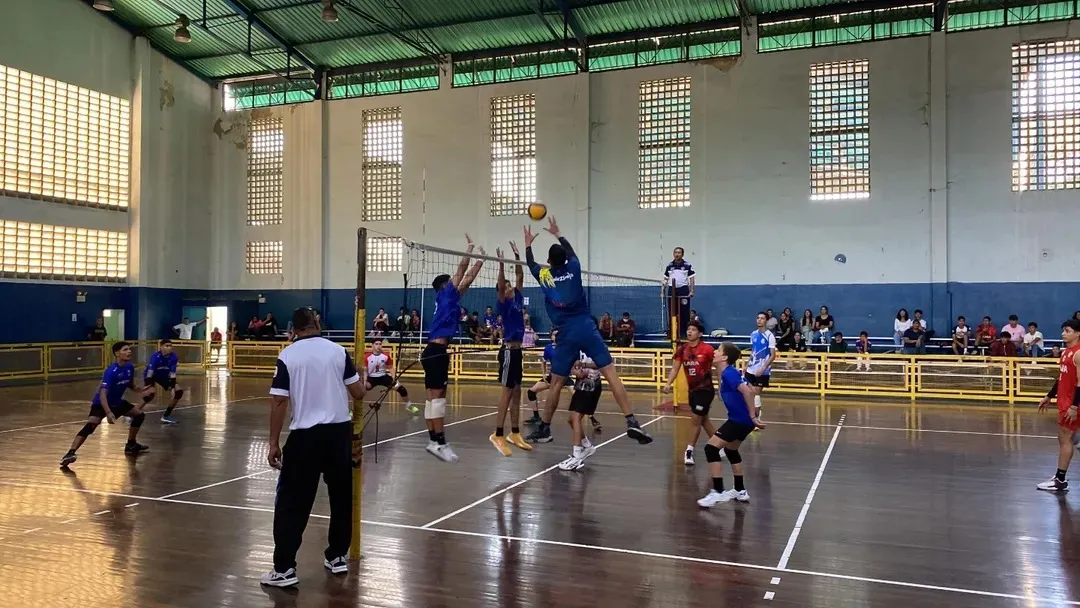 Voleibol masculino sub-17 por boleto mundial
