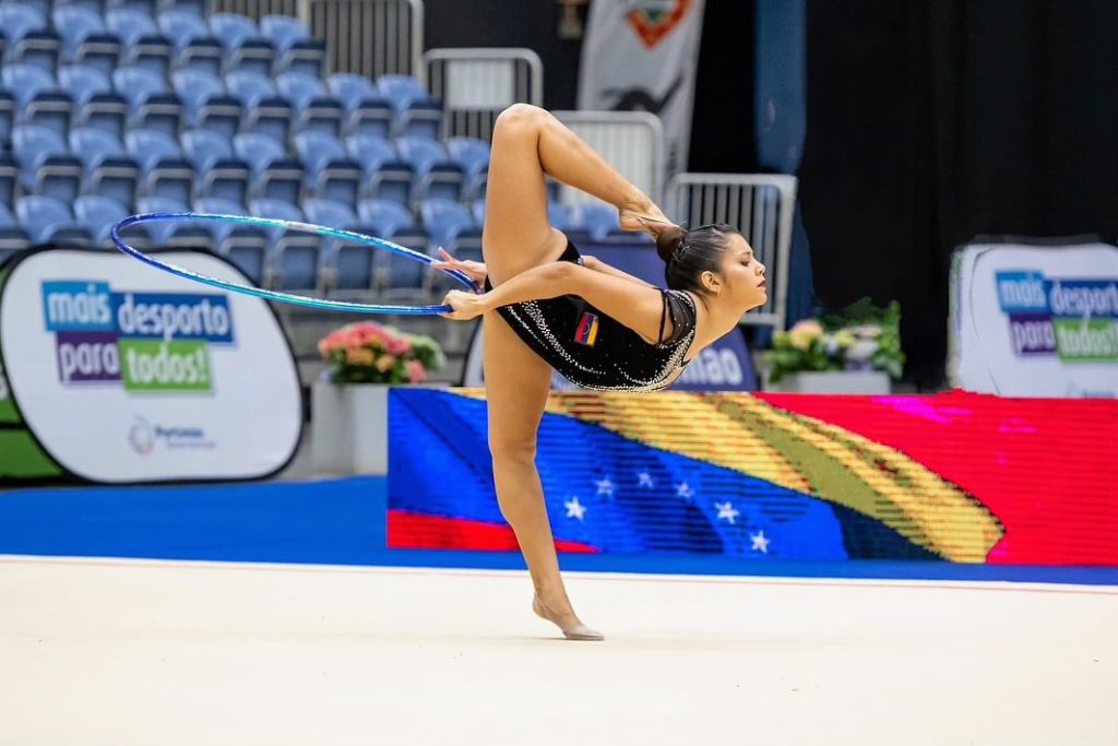 Gimnasia rítmica se mide en la élite mundial