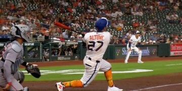 José altuve tiene una noche de poder / foto: mlb