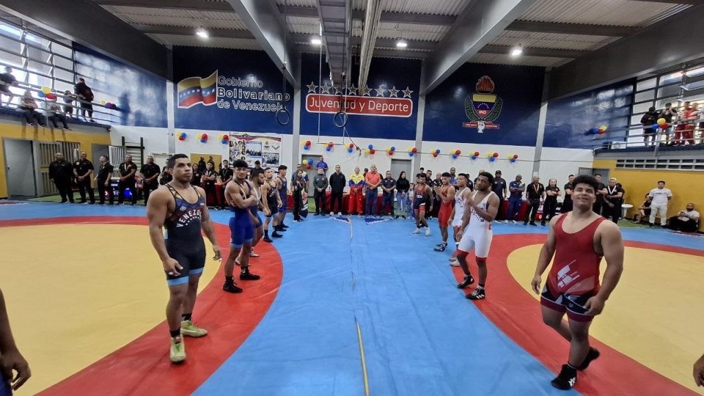 Lucha libre definió sus campeones