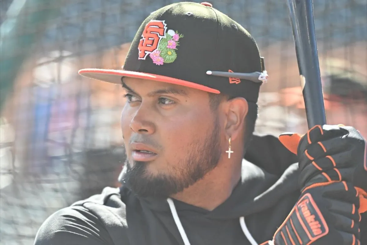 Luis arráez suma un nuevo juego multihits