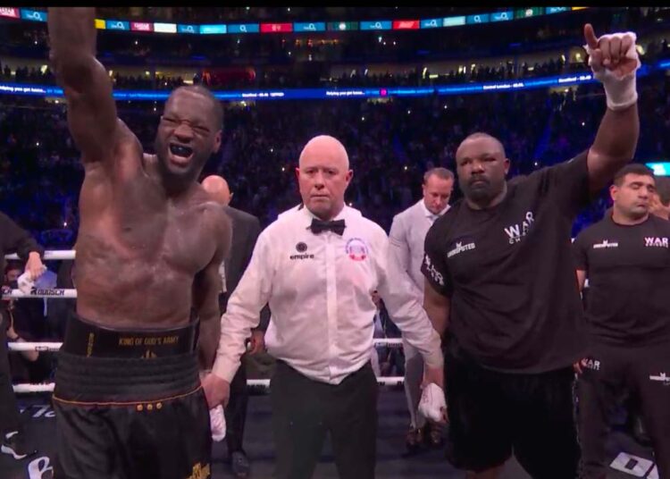 Deontay Wilder vence por decisión dividida a Derek Chisora