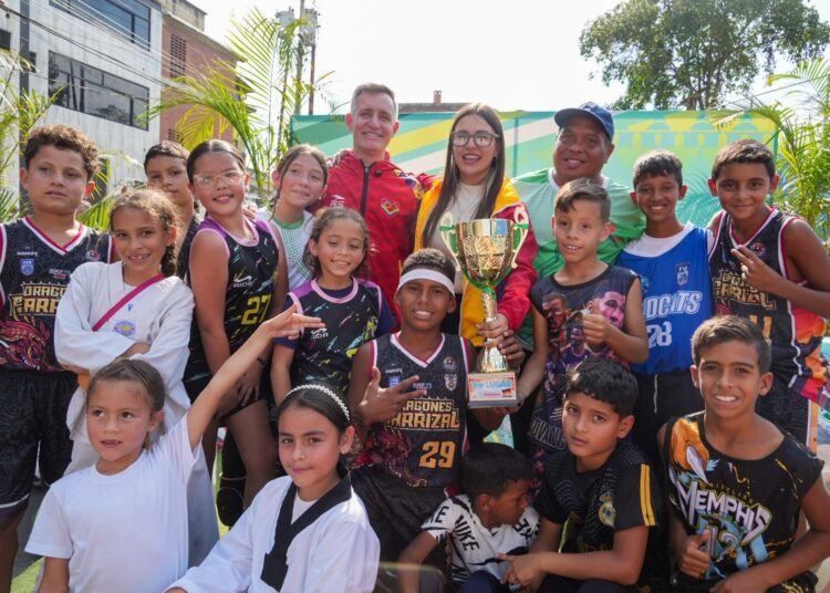 Ministro Cardillo impulsa masificación en Carrizal