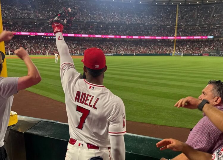 Jo Adell hace historia al robar tres jonrones