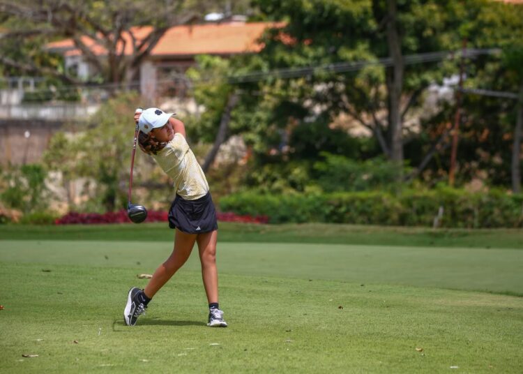Golf infantil y juvenil se mide a la élite regional