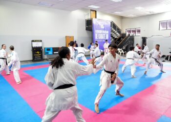 Karate juvenil preparado para el combate