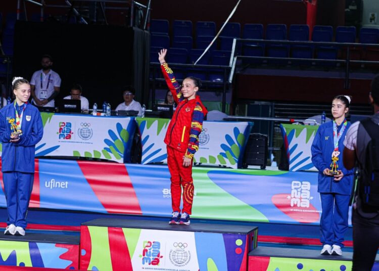 Mia Garcés conquistó oro en gimnasia