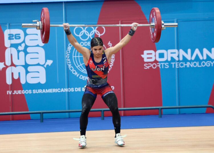 Halterofilia arrasó en primera jornada