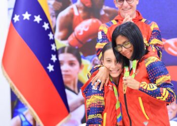 Héroes suramericanos recibidos en Miraflores