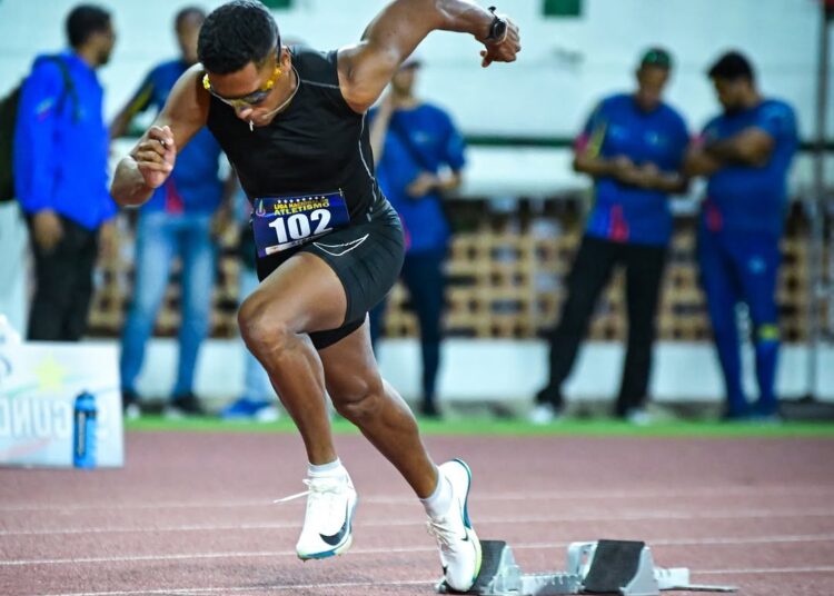 Javier Gómez consiguió hazaña en 400 metros