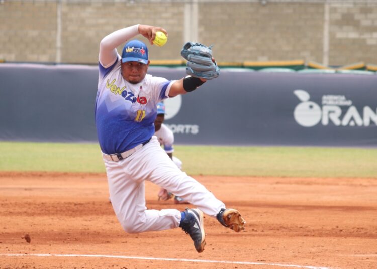 Softbol abrió la superronda con victoria
