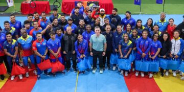 Lucha olímpica equipada para campeonar