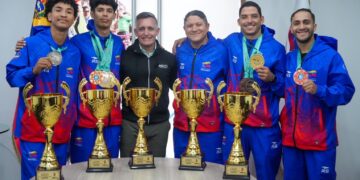 Kickboxing regresó bañado en oro mundial